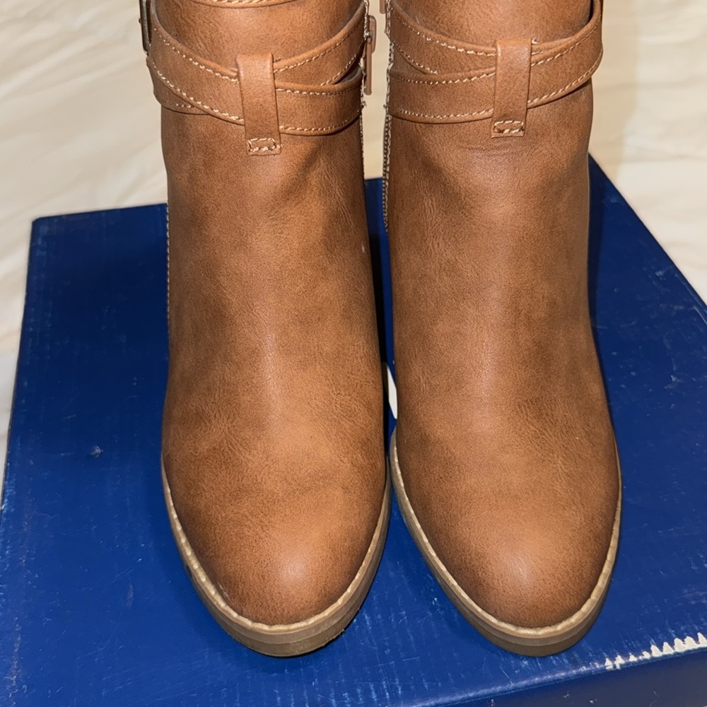 Express brown booties - Picture 2 of 3